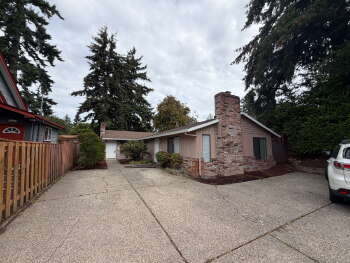 6653 E. Burnside , Portland,  97215