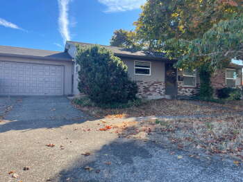 5212 NE Hassalo Street , Portland,  97213