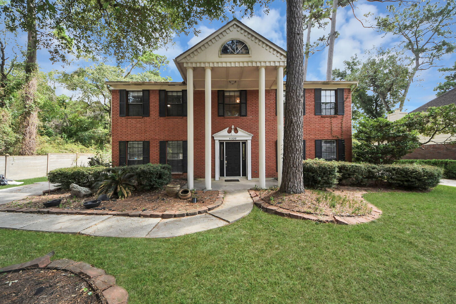 5 Bedroom Rental – 4330 Meadow Springs Drive, Kingwood, TX 77339