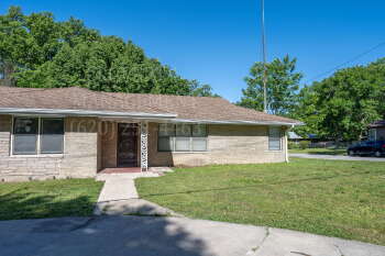 702 S. Cline Rd. , Coffeyville,  67337