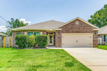 215 Green Dr , Mary Esther,  32569