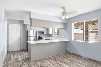 1129 North Wedgewood Circle Unit B, Mesa,  85203