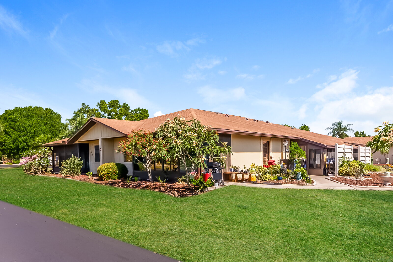 4112 66th Street Circle West, Bradenton FL - furnished villa exterior