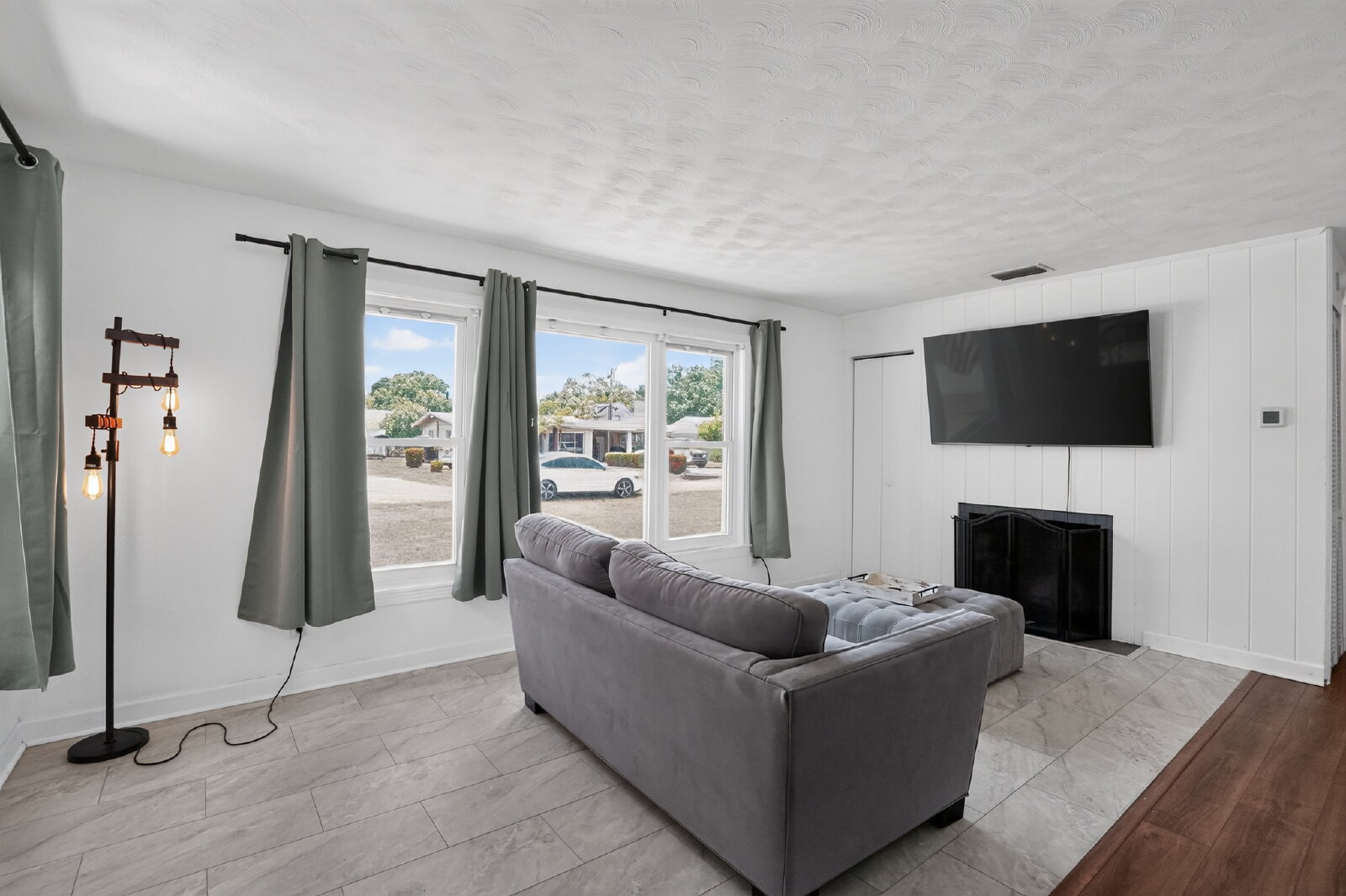 2617 Nassau St, Sarasota FL - renovated bathroom