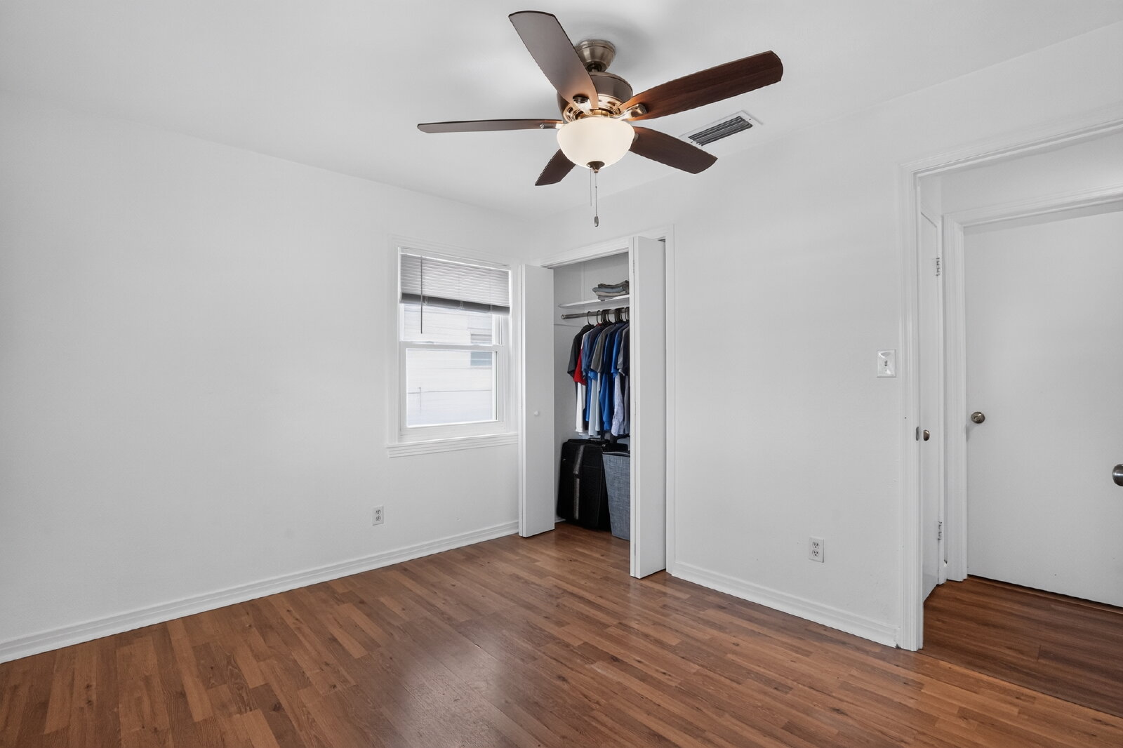 2617 Nassau St, Sarasota FL - living room with wall of windows