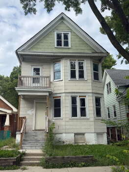 2235 South 20th Street Unit 3 Upper, Milwaukee,  53215