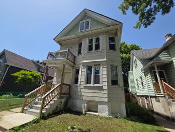 2235 South 20th Street Unit 1 Upper, Milwaukee,  53215