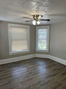 549 West Maple Street Upper, Milwaukee,  53204