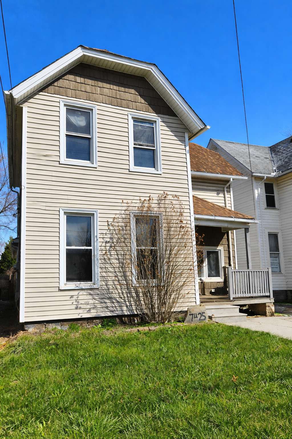 7425 Harvard Avenue, Cleveland, OH, 44105, US