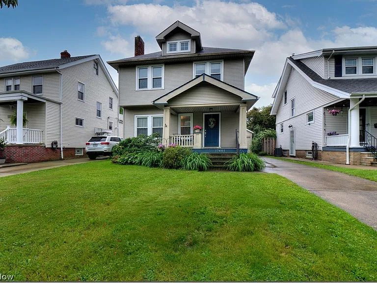 17401 Oxford Ave, Cleveland, OH, 44111, US
