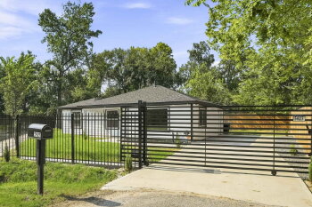 5927 Easter Street , Houston,  77091