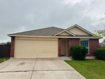 111 Hawk Circle , Luling,  78648