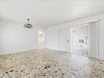 134 Robinhood Drive , Kenedy,  78119