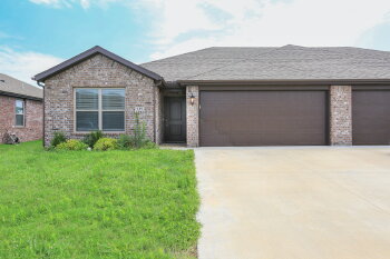 480 Rama St , Centerton,  72719-4033