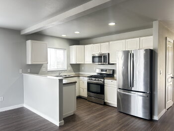 855 NE Larch Avenue - 855 , Redmond,  97756