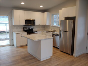 2042-2044 NW 11th St - 2044 NW 11th , Redmond,  97756