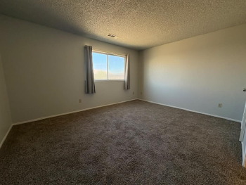 63 Skylark Court , Merced,  95341