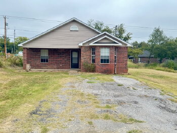 713 N Main St , Sapulpa,  74066
