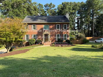 790 Woodmont Dr , Marietta,  30062-3833