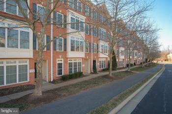 4610 Battenburg Ln Unit 821 , Fairfax,  22030-6266