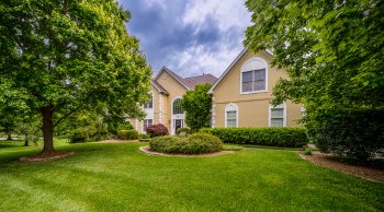 1115 Amanda Dr , Great Falls,  22066-1626