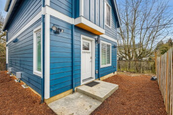 6842 N Mears St unit b , Portland,  97203