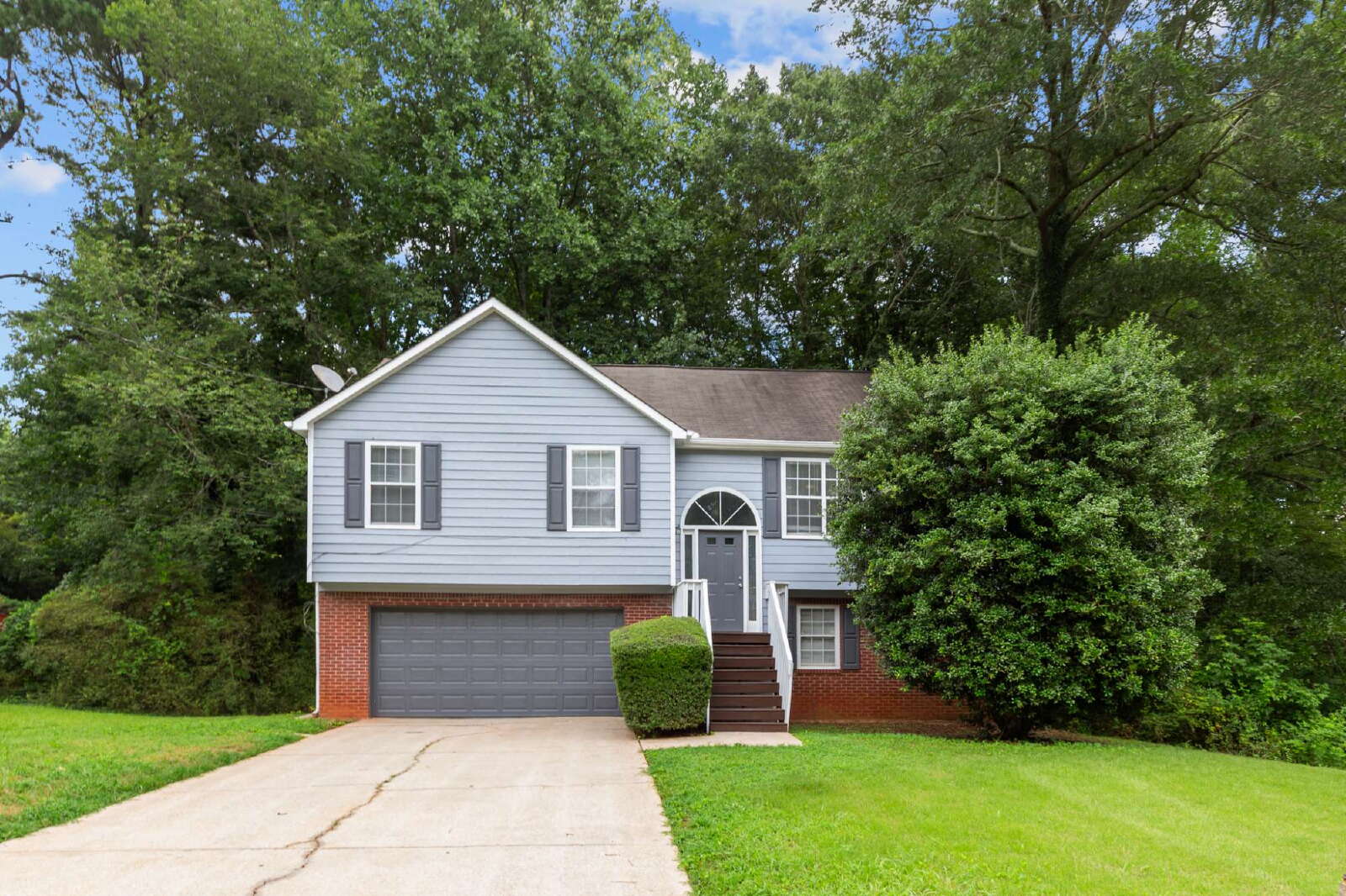 4 Bedroom Rental – 2262 Cobb Creek Dr, Decatur, GA 30032