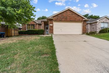 4717 Barnhill Lane , Fort Worth,  76135