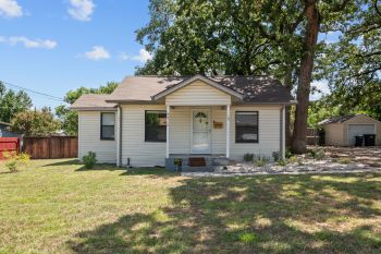 7216 Church Street , Fort Worth,  76112