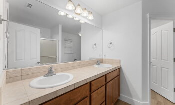 2678 Queens Way , Redding,  96001