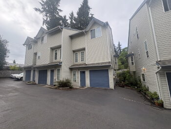12549 Roosevelt Way Northeast Unit 4, Seattle,  98125