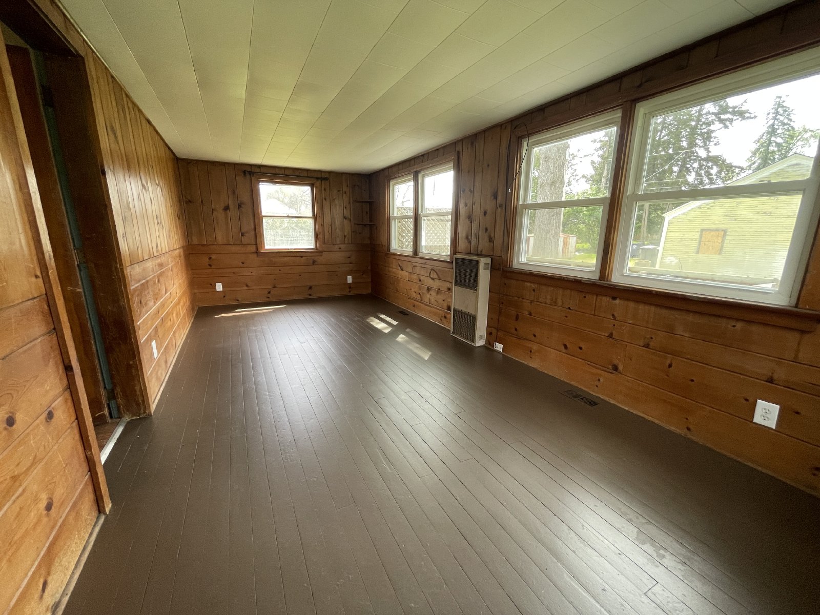 1133 Kinnaird Ave Fort Wayne, IN 46807 Select Property Management