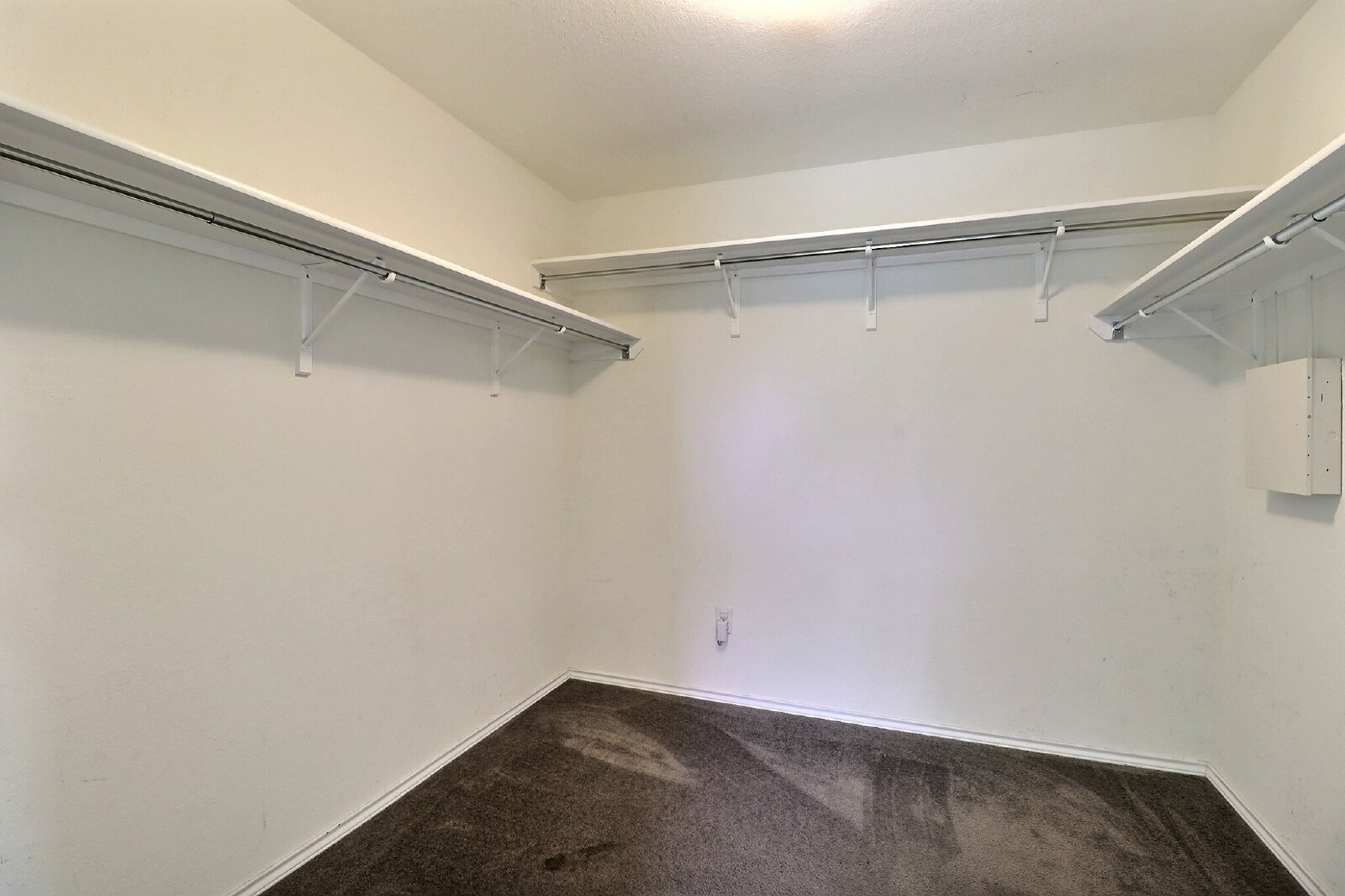 Photo 11 of 9639 Pleasanton Place