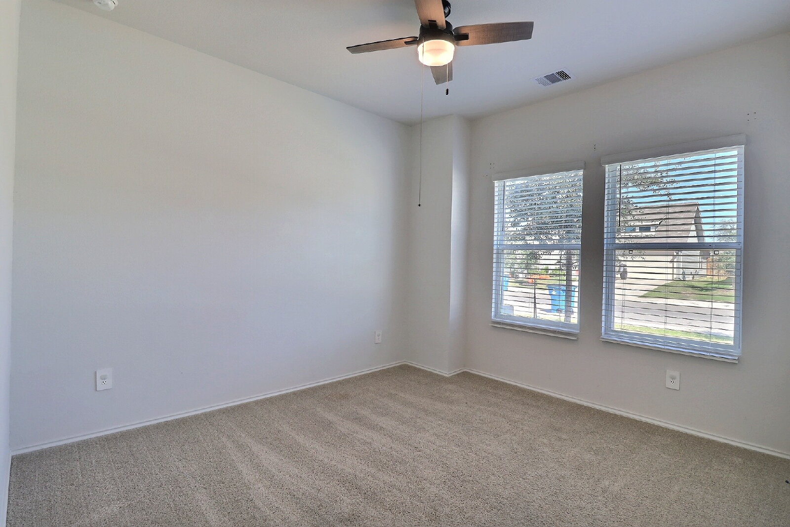 Photo 9 of 209 North Richland Drive
