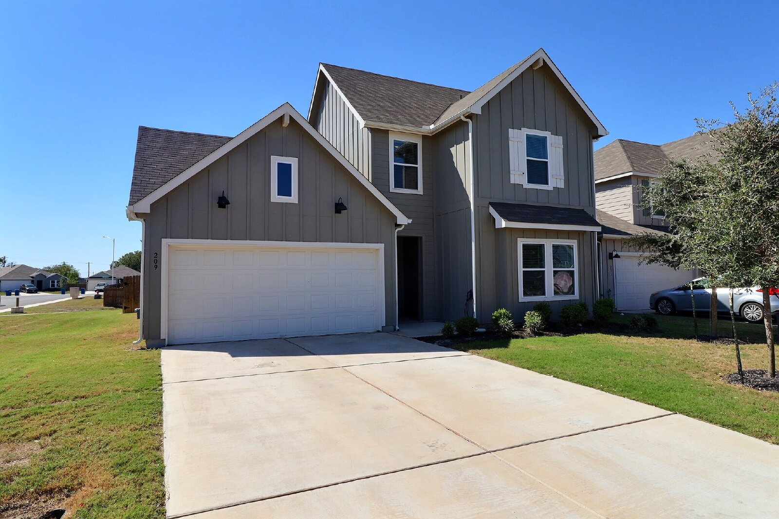 Photo 2 of 209 North Richland Drive