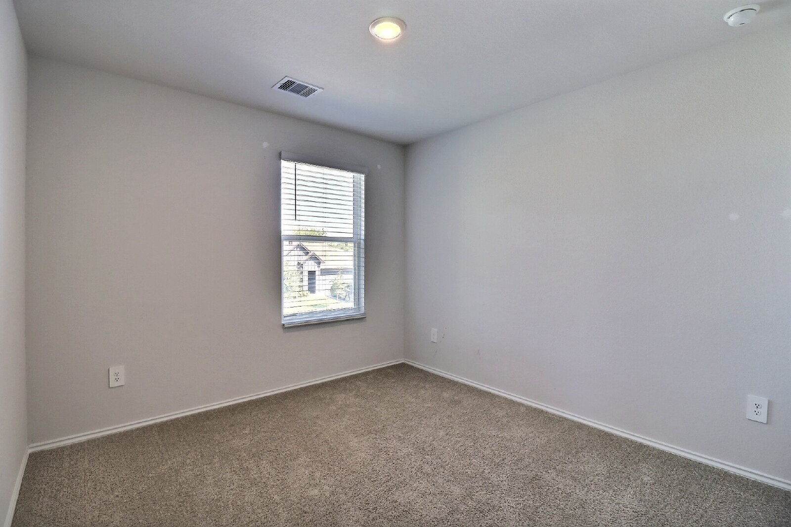 Photo 15 of 209 North Richland Drive