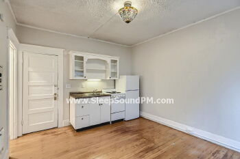 16 SW Porter St 209, Portland,  97201