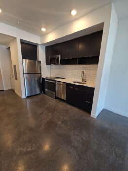 4750 North Albina Avenue Unit 403, Portland,  97217
