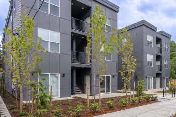 9050 Northeast Hoyt Street Unit 02, Portland,  97220