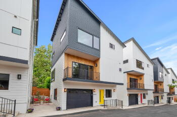 10731 NE Fremont Street , Portland,  97220