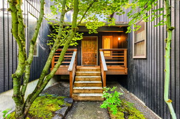 2001 SW Broadleaf Drive , Portland,  97219