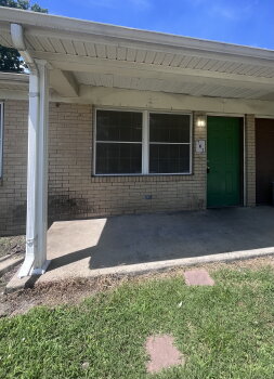 702 W. Lon Moore , Charleson,  63834