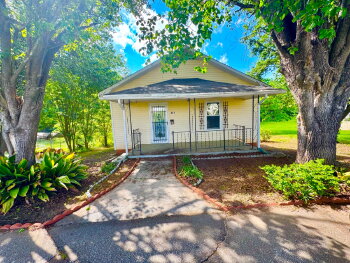311 Lakeside Drive , Westminster,  29693