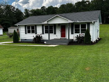 1080 Highlands Highway , Walhalla,  29691