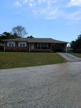 602 Evelyn Drive , Seneca,  29678