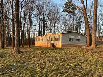202 Woolbright Circle , Townville,  29689