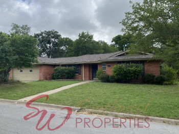 585 Charlotte , Stephenville,  76401