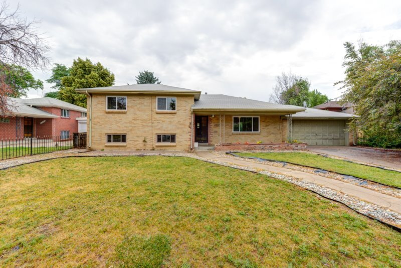 2372 Oakland Street , Aurora,  80010