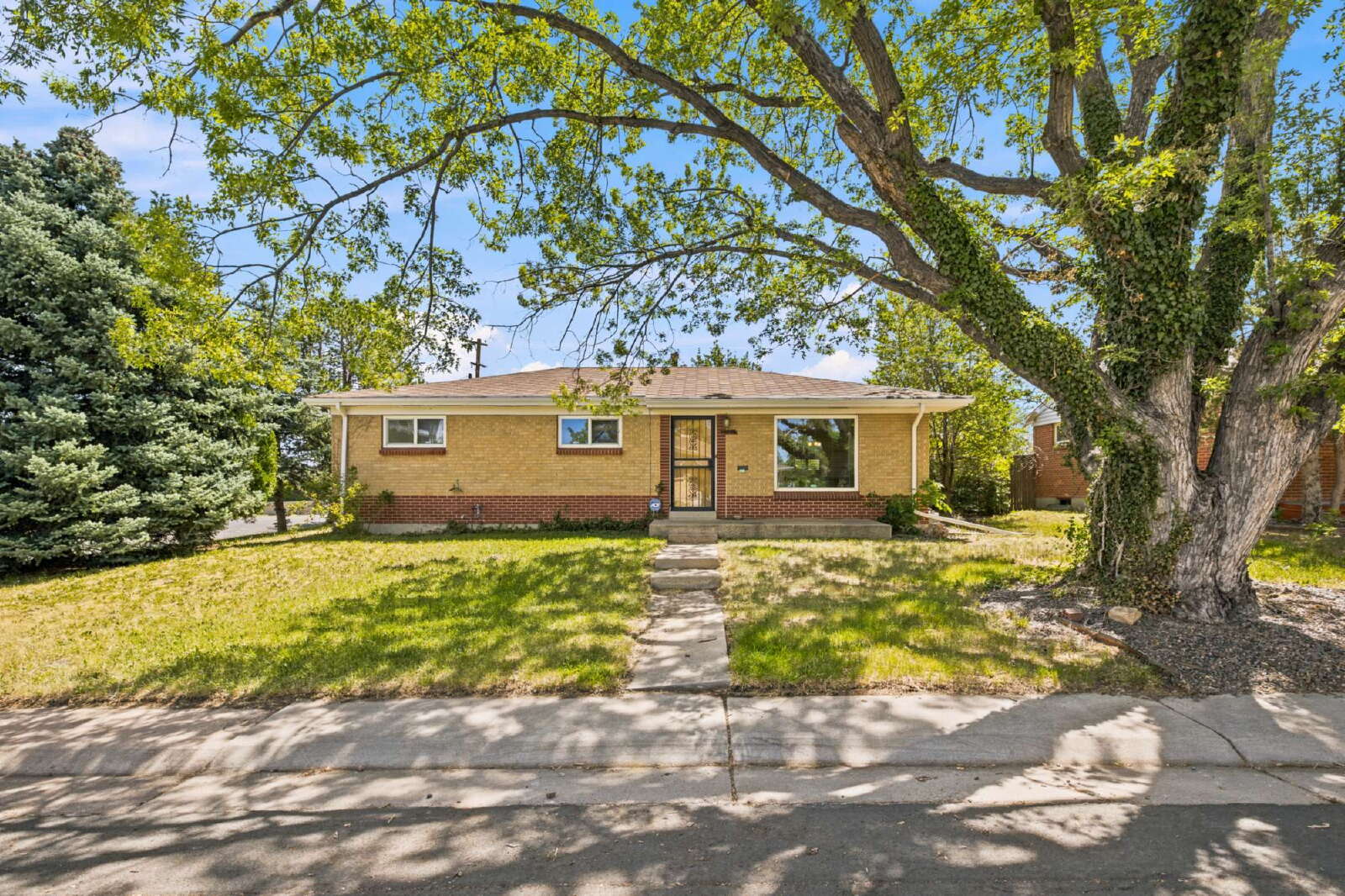 1398 Troy Street , Aurora,  80011