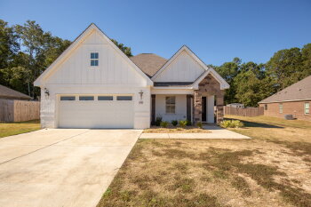 66 Quail Run Ave , Smiths Station,  36877